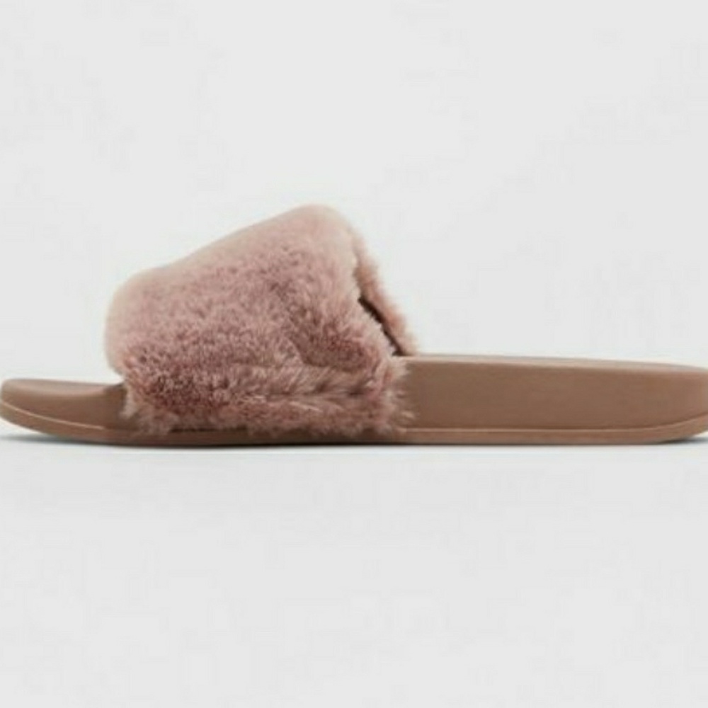 Mad Love Woman Winter Sandals Pink Faux Fur Sz: 9 - Picture 2 of 4